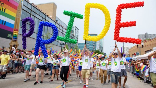 chicago-pride-parade